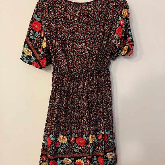 Peekaboo Tie Front Floral Dress - Picture 3 of 3